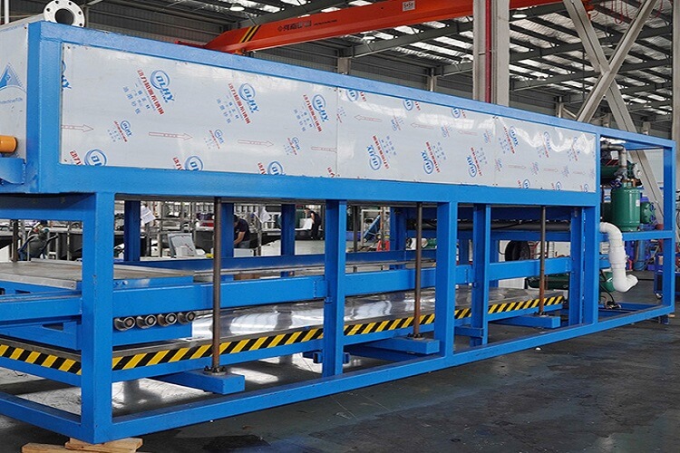 máquina de gelo com bloco de resfriamento direto