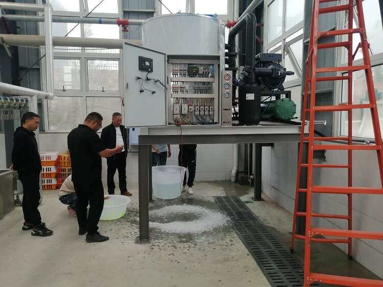 caixa de máquina de gelo em flocos